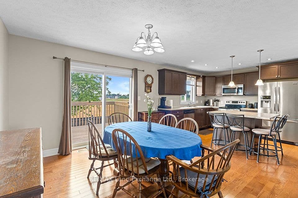 298 Stickel Street, Saugeen Shores, ON N0H 2C1 – photo 3