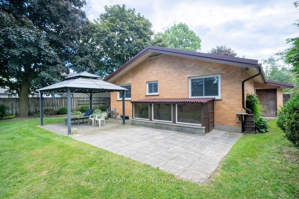 245 Dominion Street, Strathroy-Caradoc, ON N7G 3G9 – photo 3