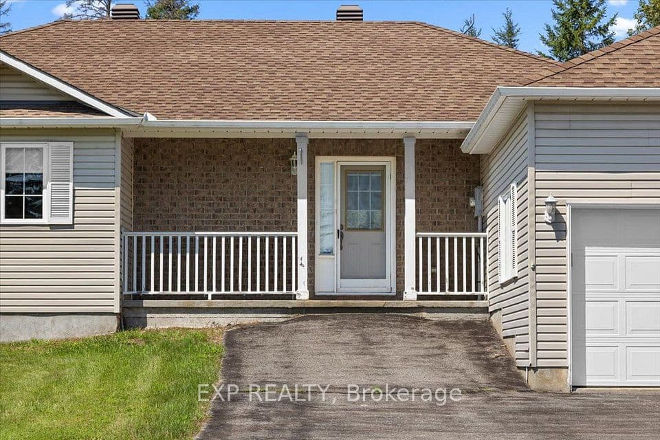 113 Grey Fox Drive, Carp - Huntley Ward, ON K0Z 1L0 – photo 2