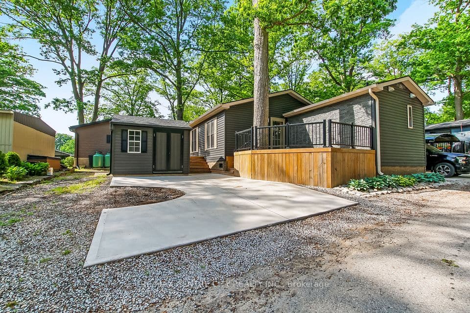 22790 Amiens Road 30, Middlesex Centre, ON N0L 1R0 – main photo