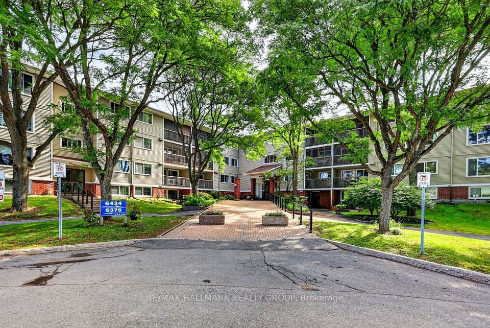 6434 Bilberry Drive 109, Orleans - Convent Glen and Area, ON K1C 4P5 – main photo