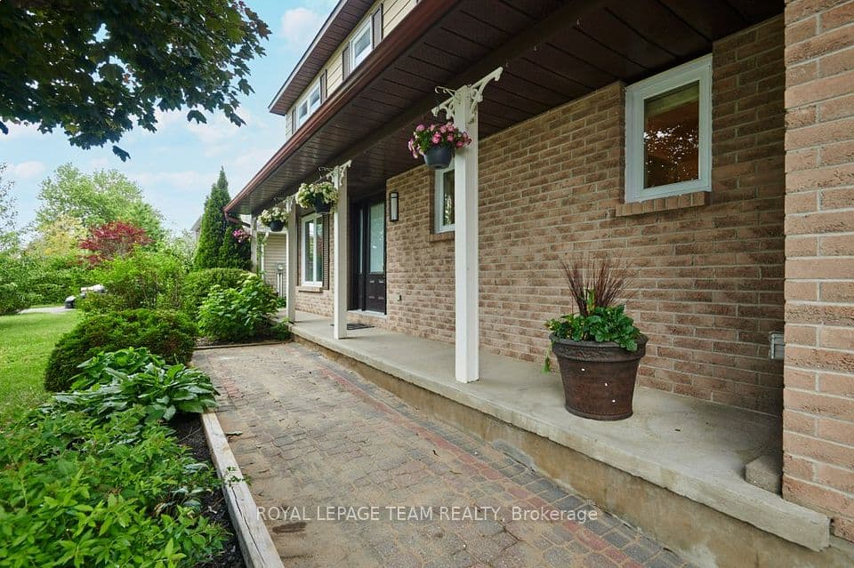 332 Liard Street, Stittsville - Munster - Richmond, ON K2S 1J8 – photo 2