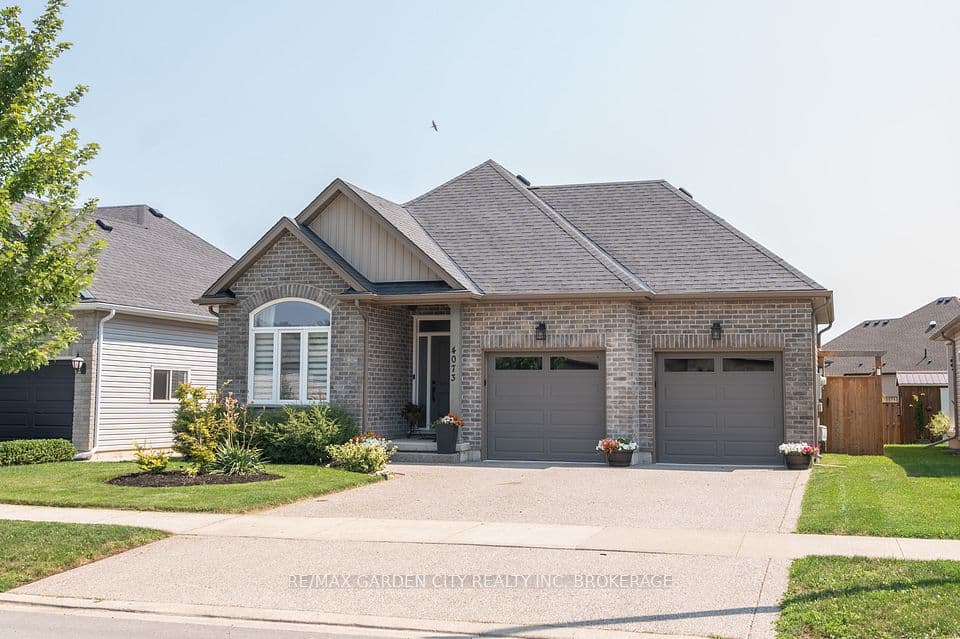 4073 Village Creek Drive, Fort Erie, ON L0S 1S0 – photo 2