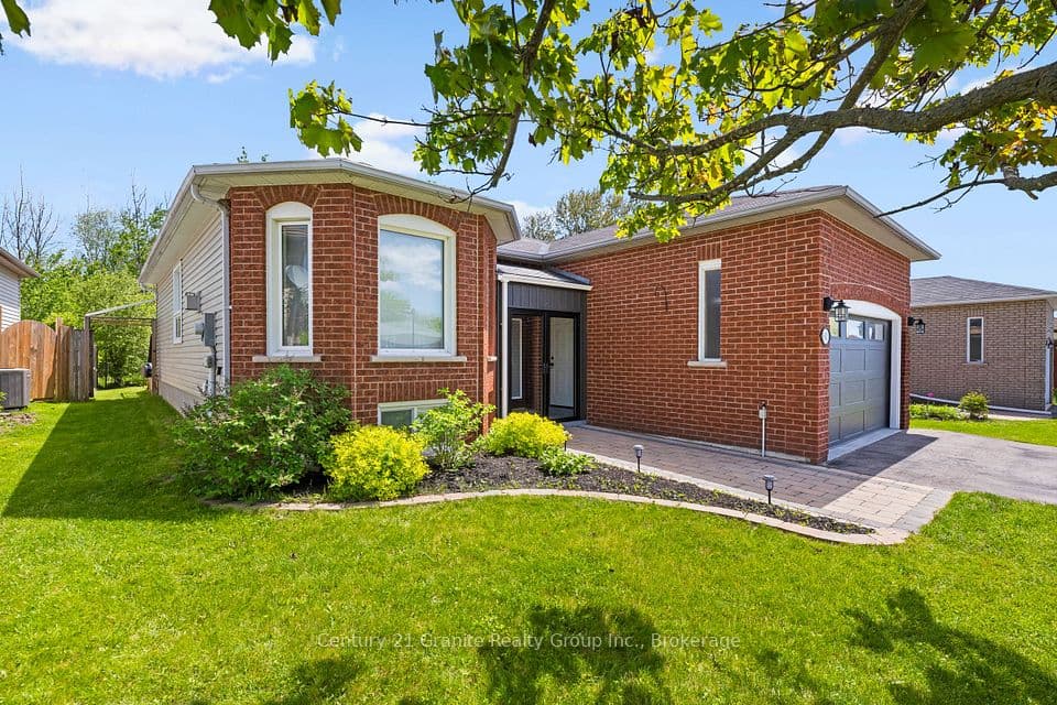 692 Ewing Street, Cobourg, ON K9A 5N8 – main photo