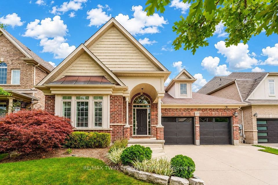 213 Edgewater Crescent, Kitchener, ON N2A 4M2 – main photo