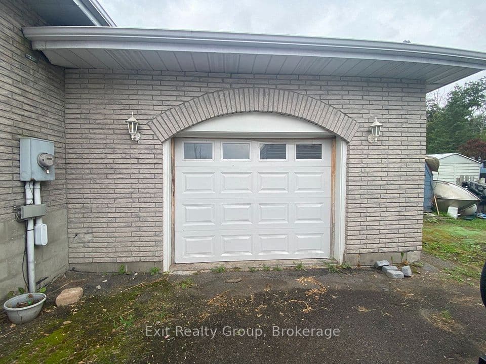 130 Peterson Street, Quinte West, ON K8V 5P8 – photo 3
