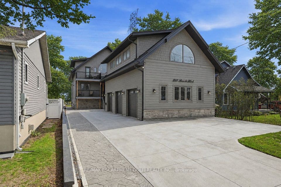 207 BEACH Boulevard, Hamilton, ON L8H 6V8 – main photo