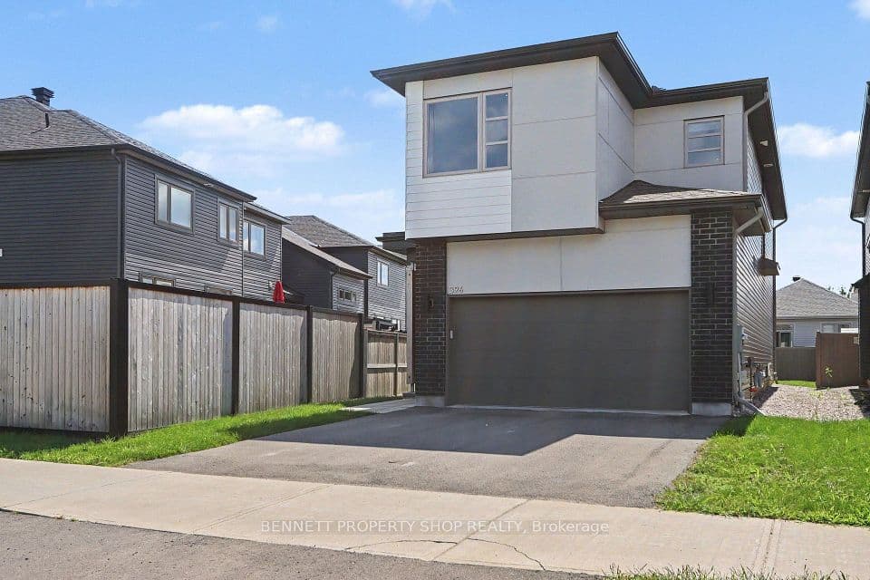 396 Ventoux Avenue, Orleans - Cumberland and Area, ON K4A 5L9 – photo 2