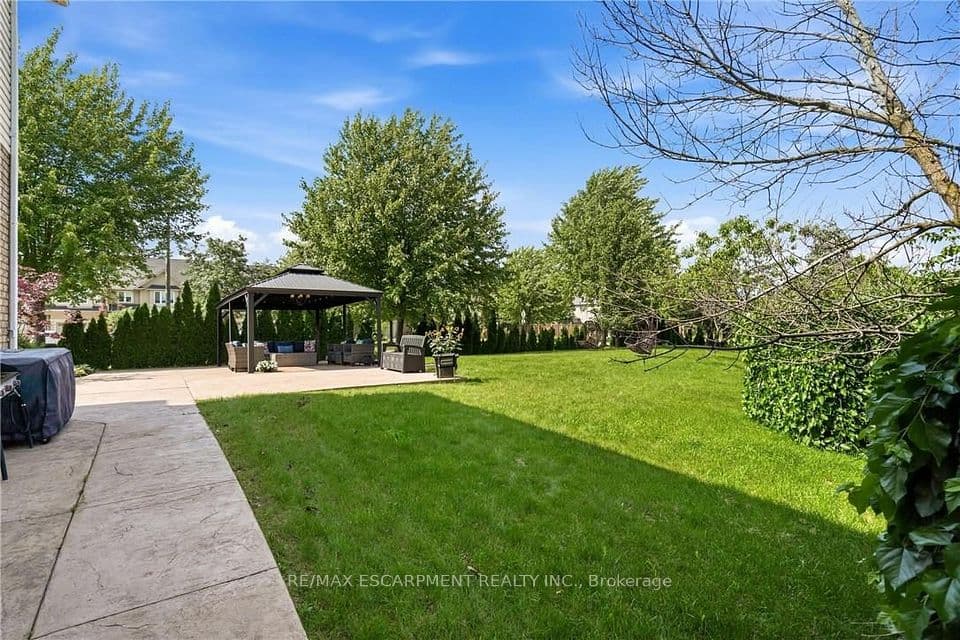 575 Stonehenge Drive, Hamilton, ON L9K 1T4 – photo 3