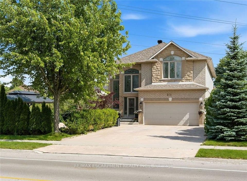 575 Stonehenge Drive, Hamilton, ON L9K 1T4 – main photo
