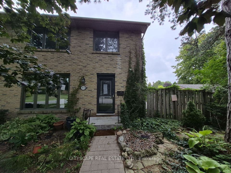 850 Berkshire Drive 8, London South, ON N6J 3S7 – main photo