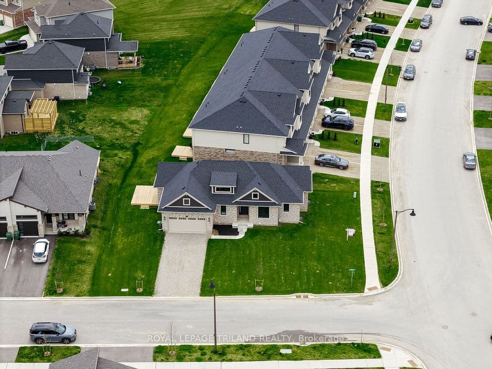 2 Evylean Court, St. Thomas, ON N5R 0P6 – main photo