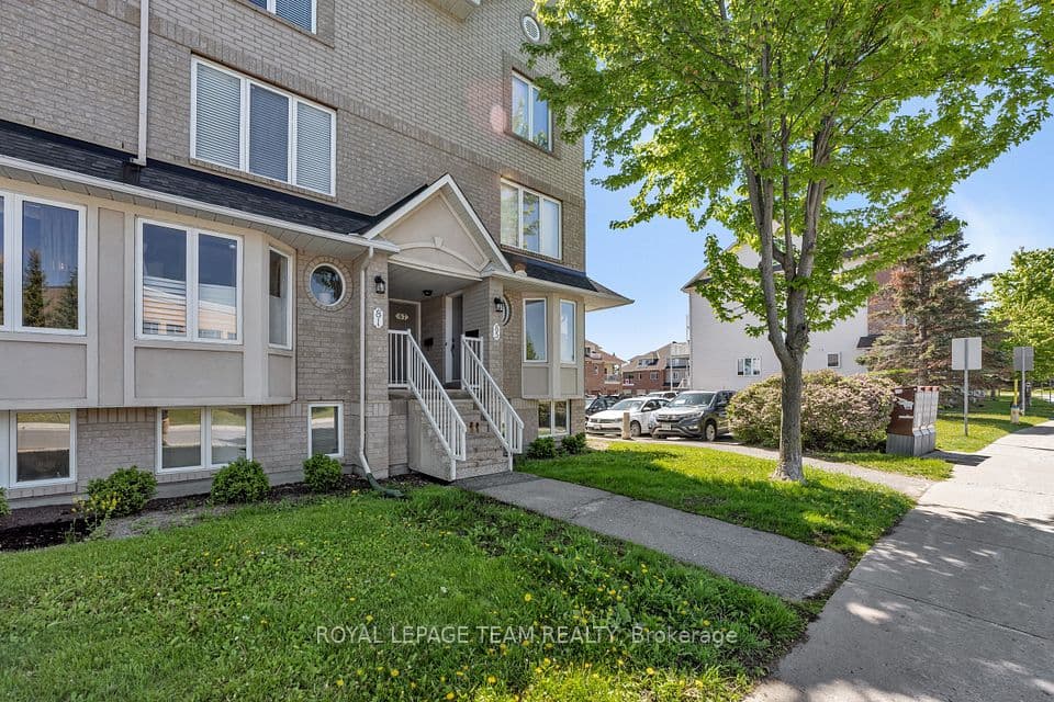 85 Cresthaven Drive, Barrhaven, ON K2G 6T9 – main photo
