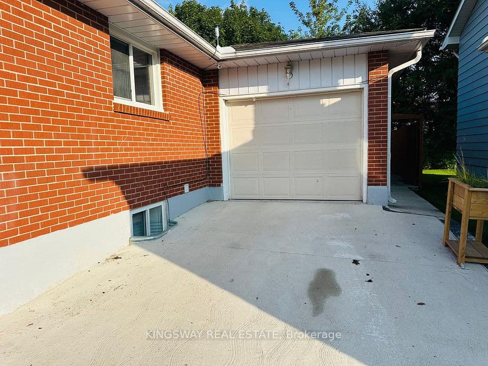 35 Silver Aspen Crescent, Kitchener, ON N2N 1H5 – photo 3