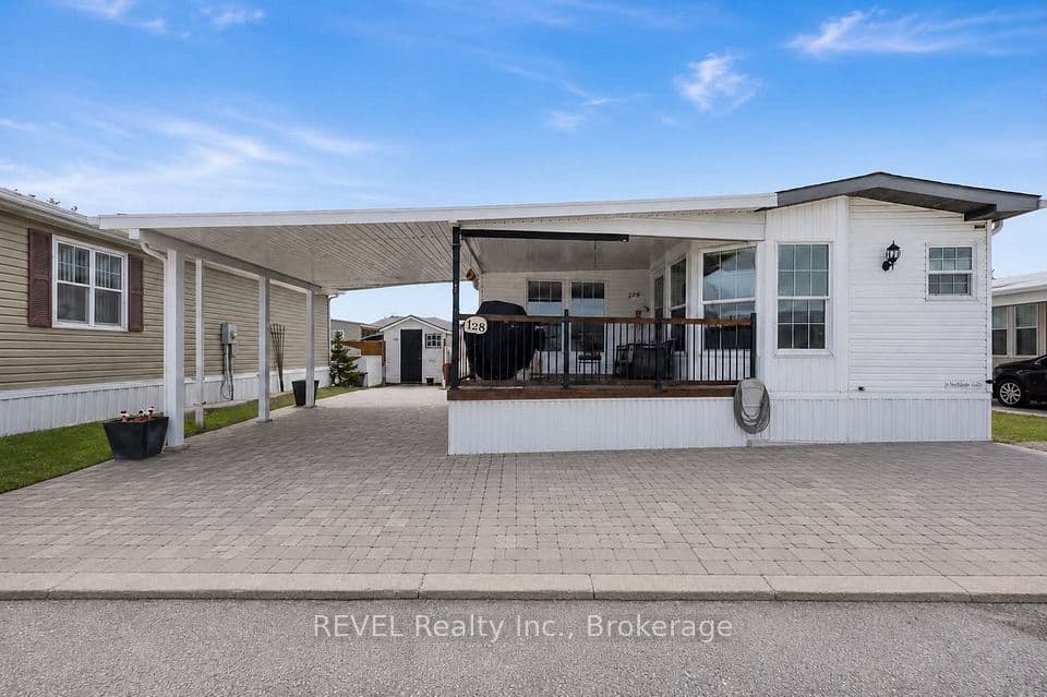 3033 Townline Road 128, Fort Erie, ON L0S 1S1 – main photo