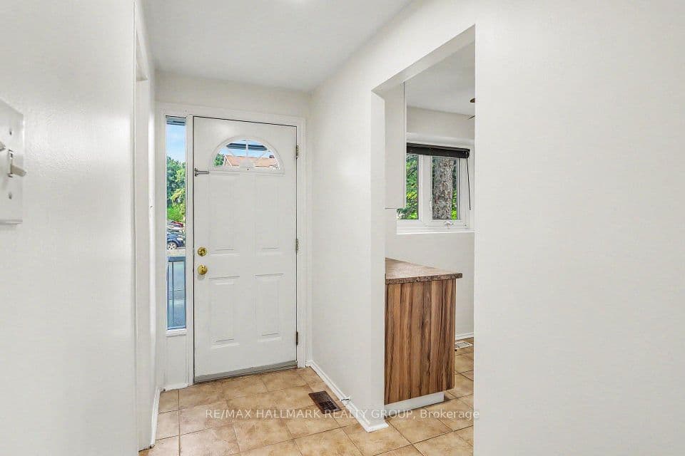 1747A Lamoureux Drive, Orleans - Cumberland and Area, ON K1E 2N3 – photo 3