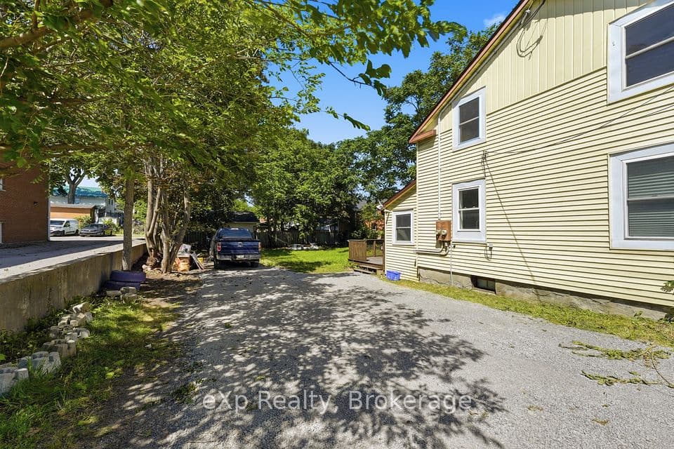 188 Dundas Street W, Quinte West, ON K8V 3R2 – photo 3