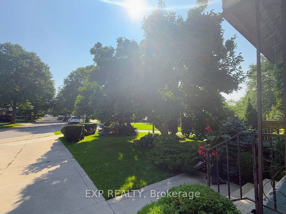 82 Lacey Crescent, London South, ON N6E 2E7 – photo 2