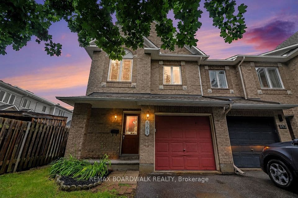 561 AQUAVIEW Drive, Orleans - Cumberland and Area, ON K4A 4V4 – main photo