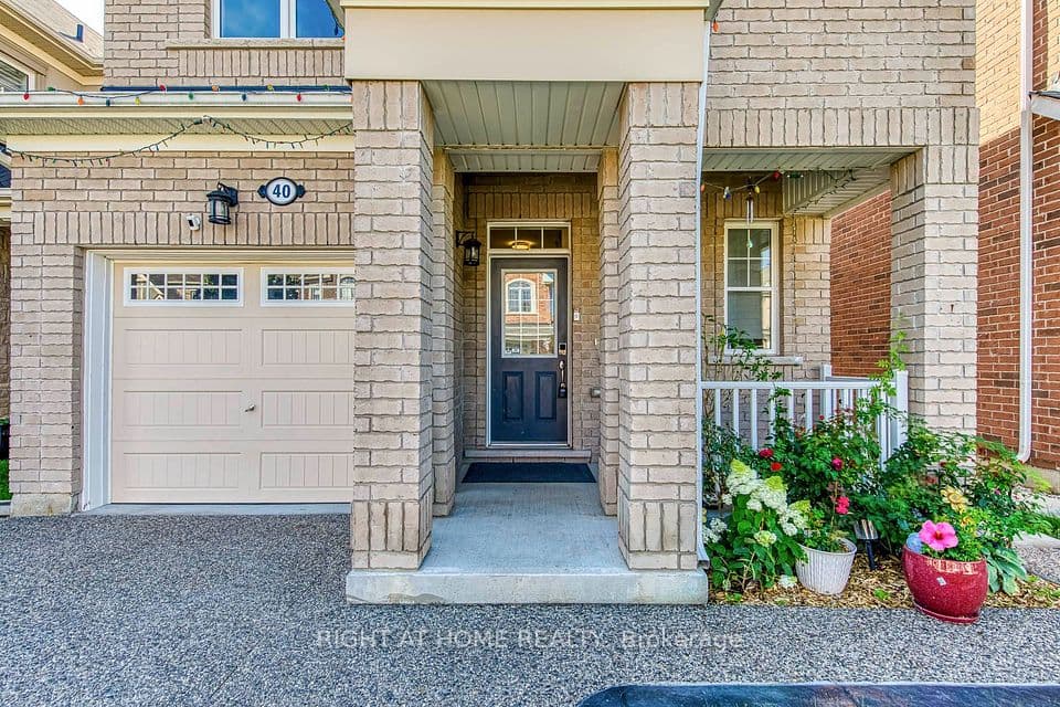 40 Stillwater Crescent, Hamilton, ON L8B 1V6 – photo 2