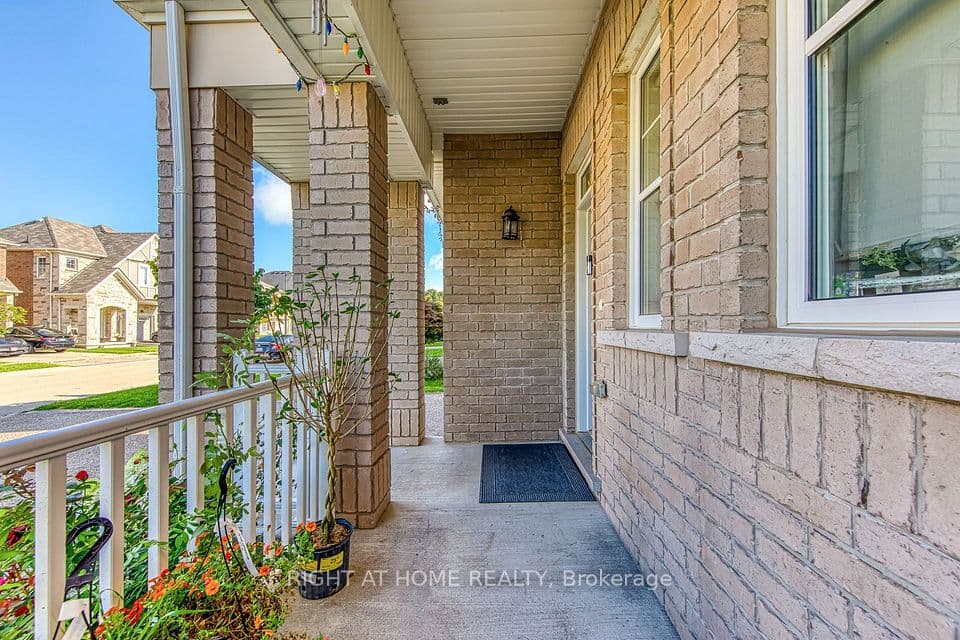 40 Stillwater Crescent, Hamilton, ON L8B 1V6 – photo 3