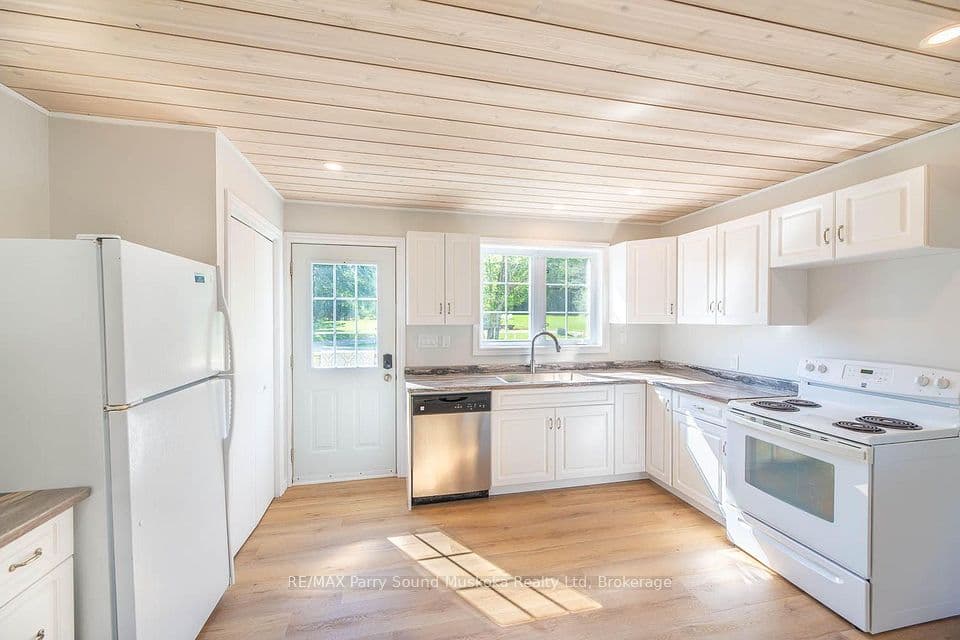 187 Victoria Street, Magnetawan, ON P0A 1P0 – photo 3