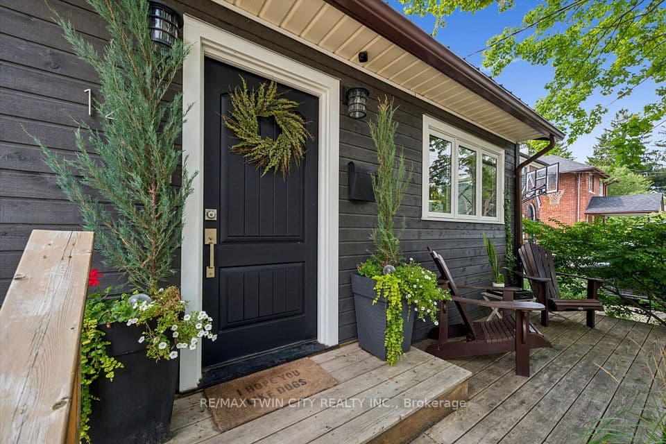 121 Belmont Avenue, Waterloo, ON N2L 2A8 – photo 3