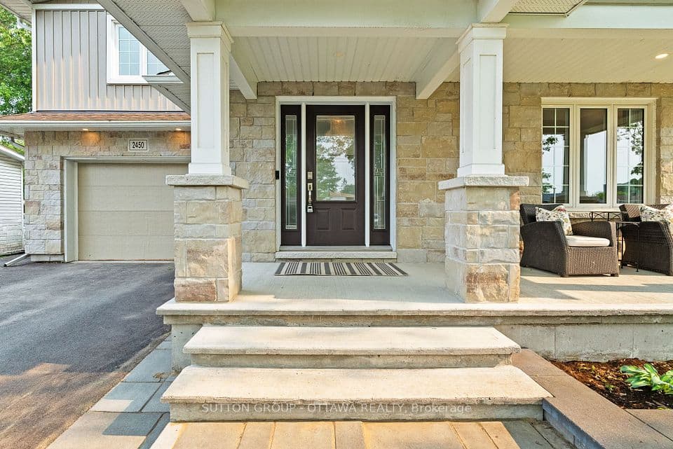 2450 Blackstone Crescent, Elmvale Acres and Area, ON K1B 4H2 – photo 2