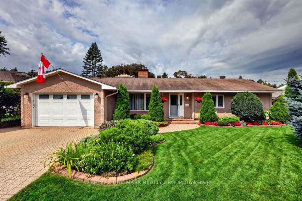 2692 Colman Street, Billings Bridge - Riverside Park and Area, ON K1V 8J9 – main photo