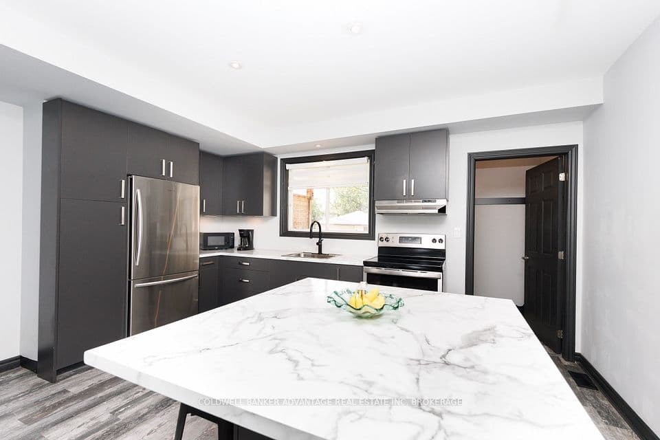 197 Lincoln Street, Welland, ON L3B 4M8 – photo 2