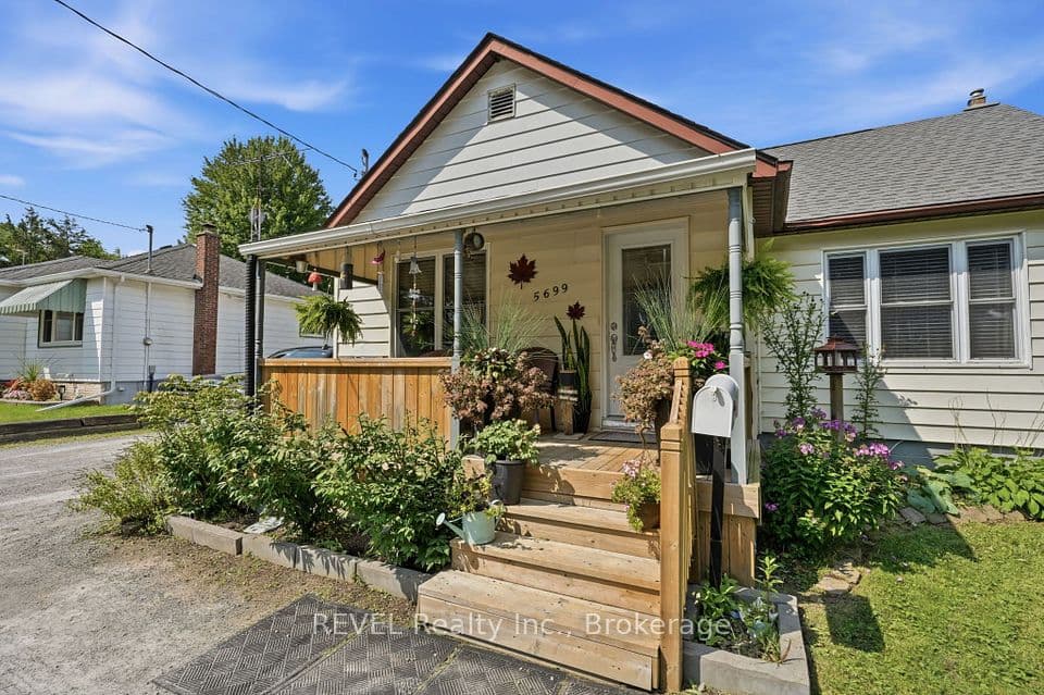 5699 Montrose Road, Niagara Falls, ON L2H 1K9 – main photo