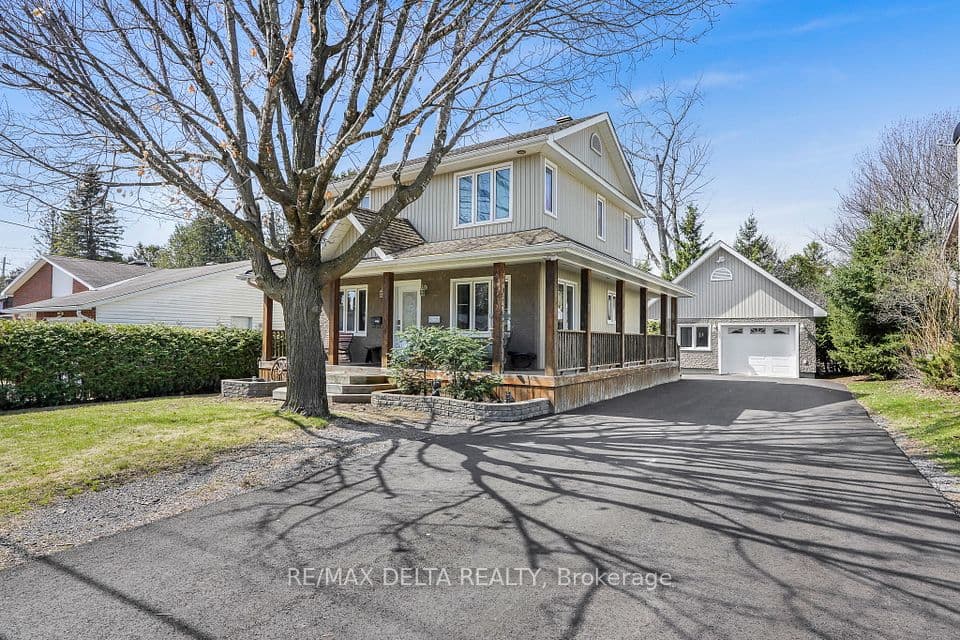 2567 Cleroux Crescent, Blackburn Hamlet, ON K1W 1B6 – main photo