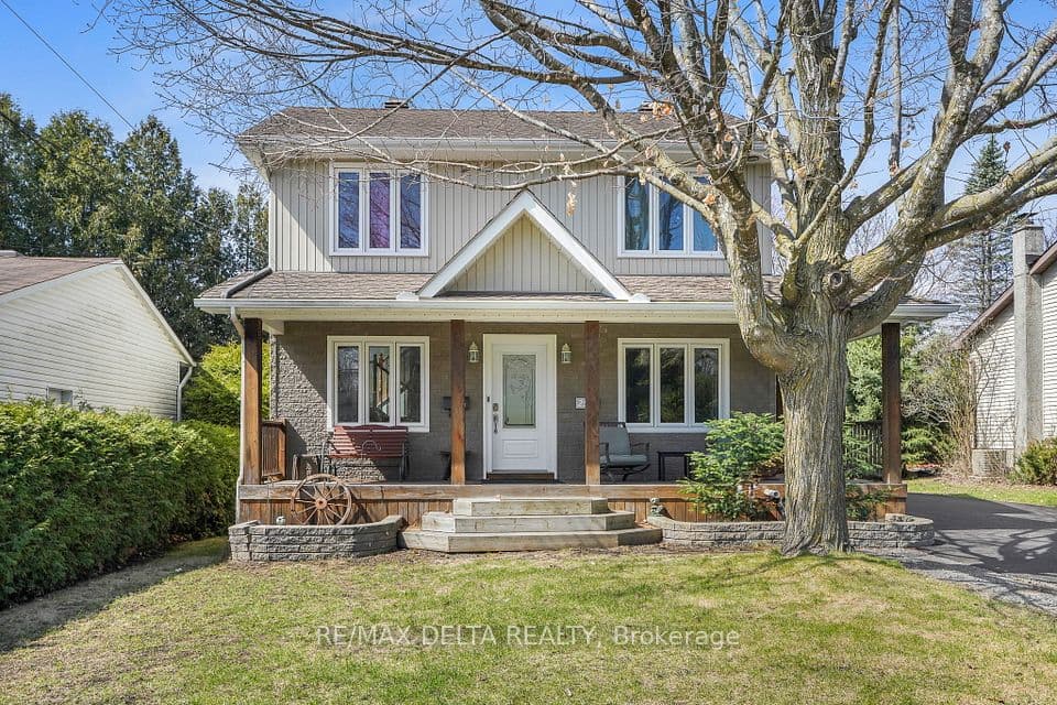 2567 Cleroux Crescent, Blackburn Hamlet, ON K1W 1B6 – photo 2