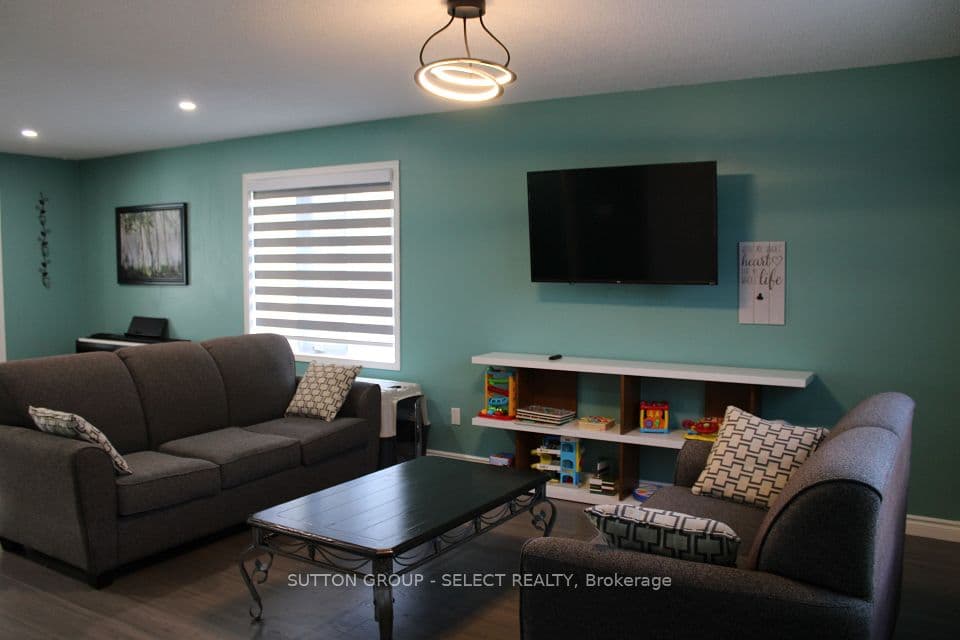 234 Parkview Drive, Strathroy-Caradoc, ON N7G 4C1 – photo 3