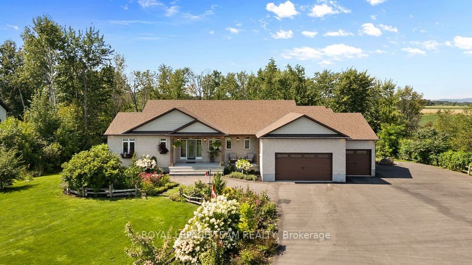 26 Synergy Way, Kanata, ON K2W 0K3 – main photo