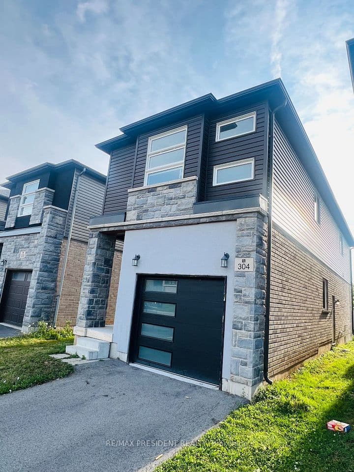 304 Louise Street, Welland, ON L3B 0H8 – photo 2