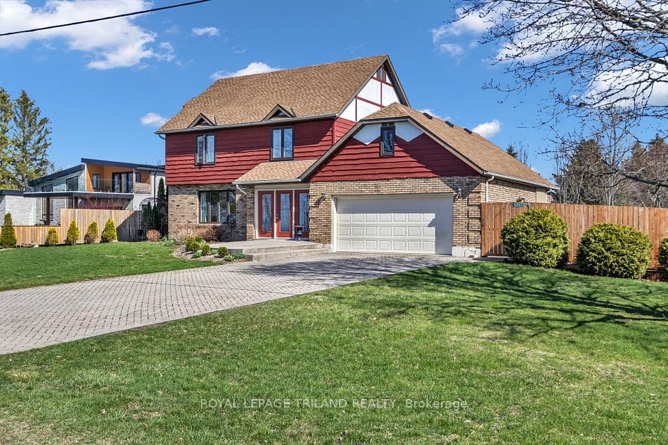 5257 Cliff Road, Lambton Shores, ON N0N 1J7 – main photo