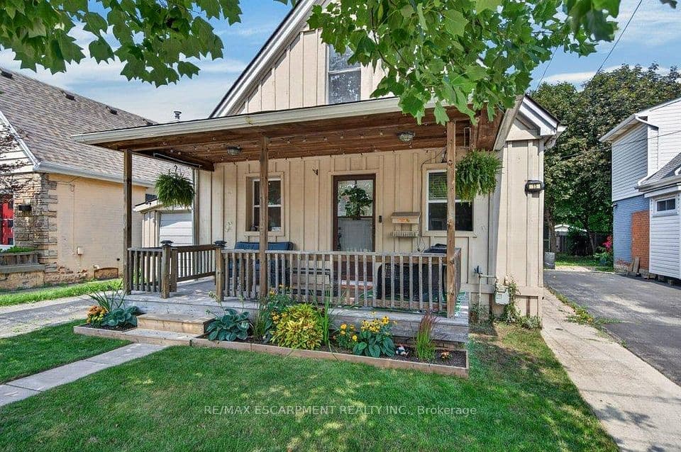 15 Crockett Street, Hamilton, ON L8V 1G8 – main photo