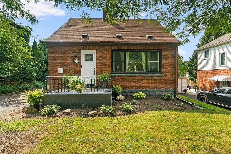5709 Hanan Avenue, Niagara Falls, ON L2G 4E7 – photo 2