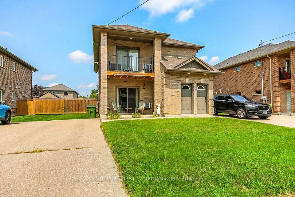 40-42 Locust Street, St. Thomas, ON N5R 2C1 – main photo