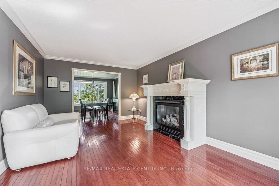 21 Tinatawa Court, Kitchener, ON N2A 3K4 – photo 3