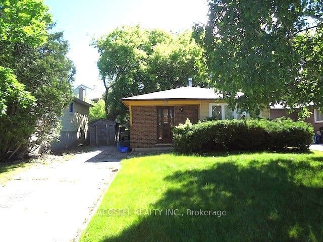 28 Harcourt Crescent, Kitchener, ON N2P 1K9 – main photo