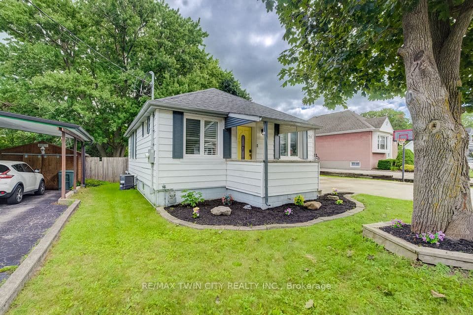 130 SYDENHAM Street, Woodstock, ON N4S 7B6 – photo 3