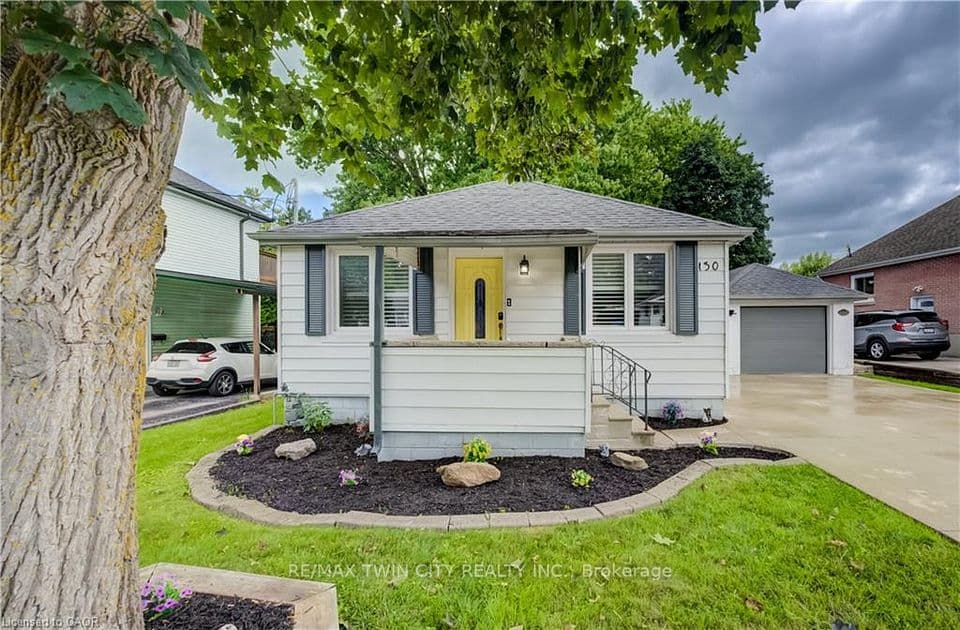 130 SYDENHAM Street, Woodstock, ON N4S 7B6 – main photo