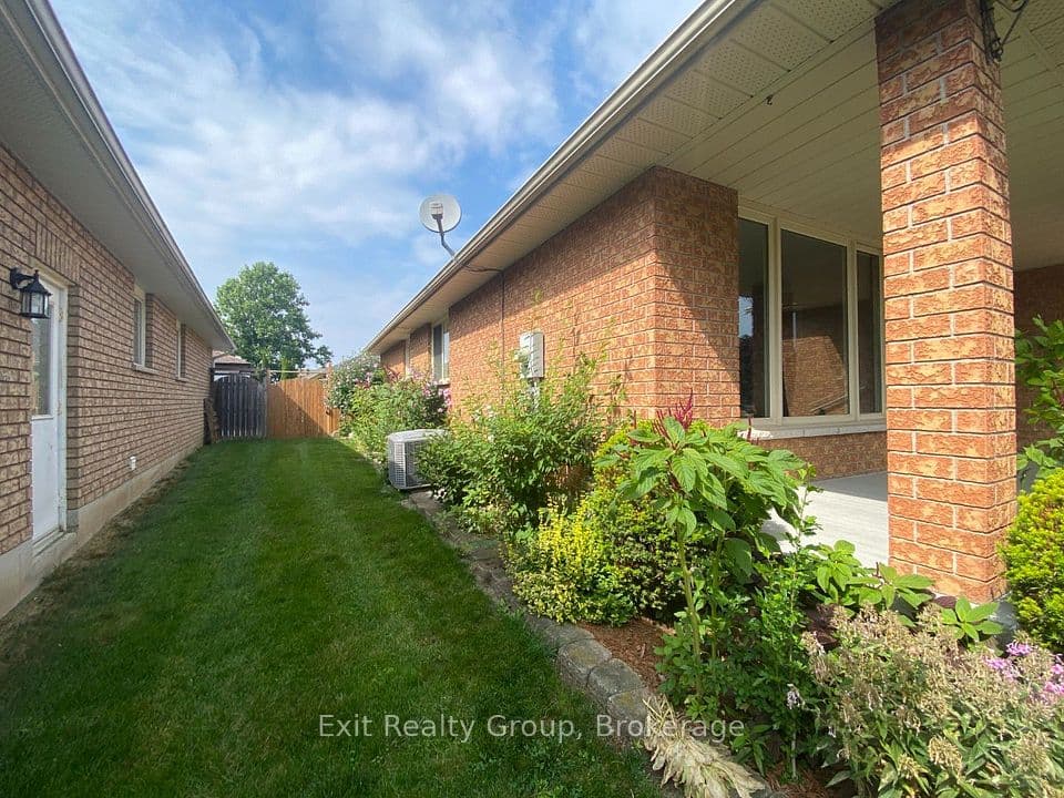 60 Oak Ridge Boulevard, Belleville, ON K8N 5W2 – photo 3