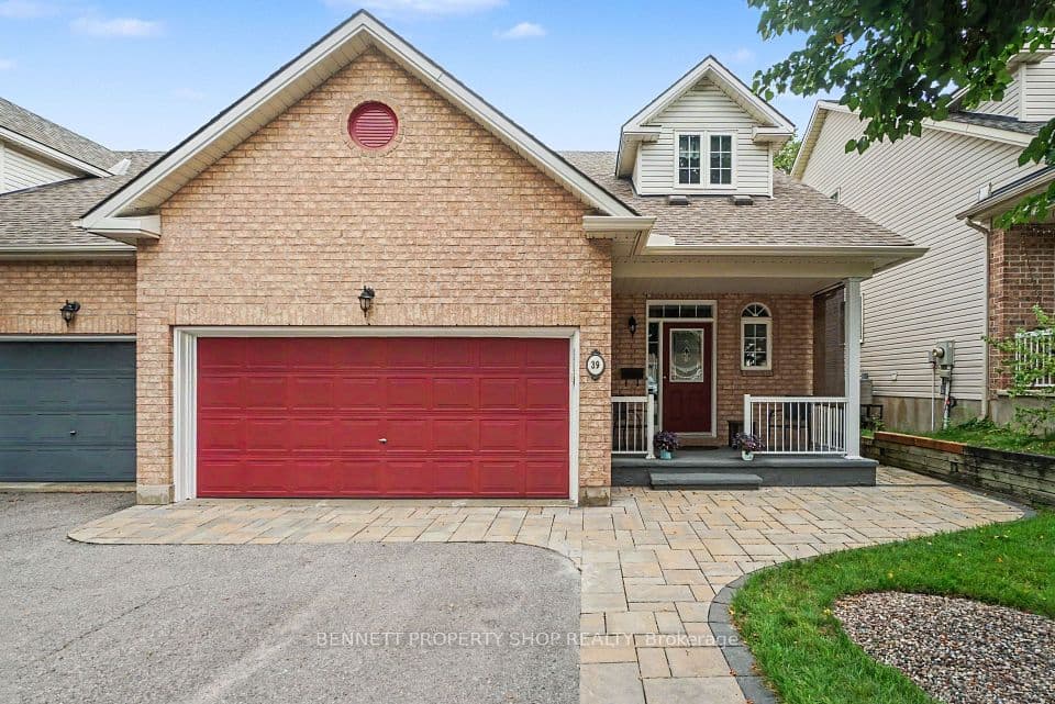 39 Foulis Crescent, Kanata, ON K2L 4H2 – main photo