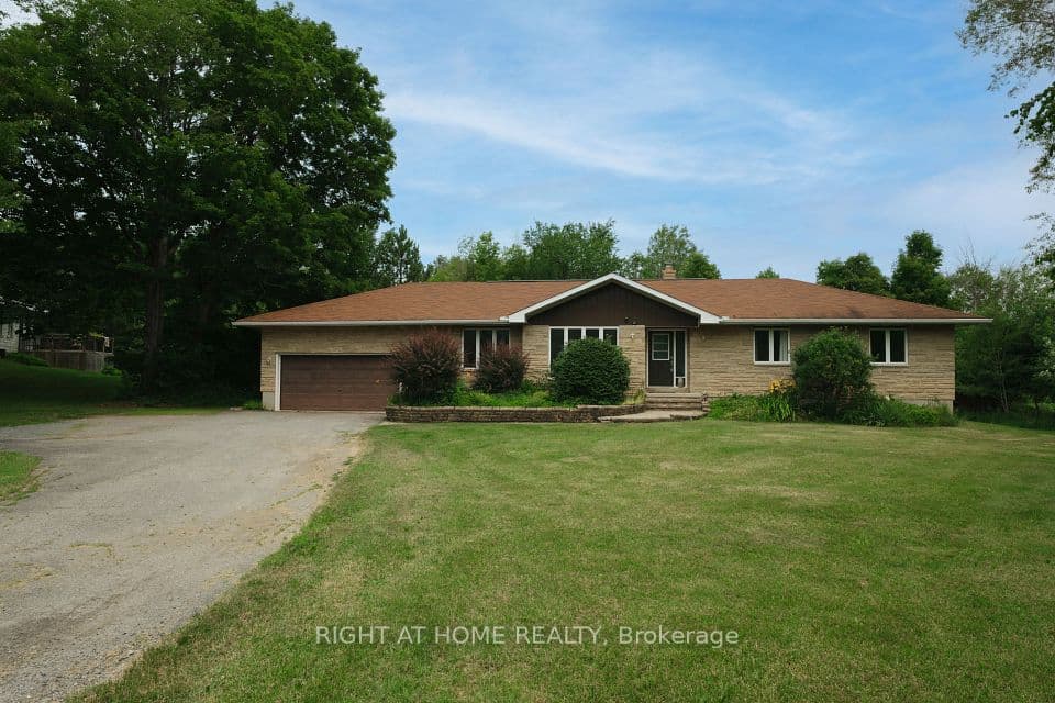 306 Lynx Hollow Drive, Mississippi Mills, ON K0A 2X0 – main photo