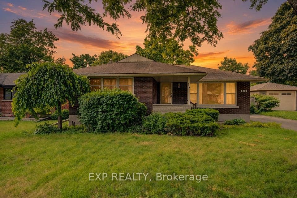 244 Royal Street, Waterloo, ON N2J 2J2 – main photo