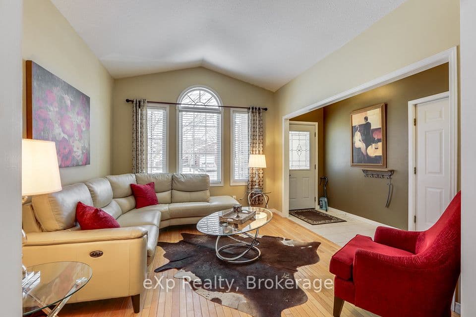 547 Forest Creek Place, London East, ON N5Y 5T7 – photo 2