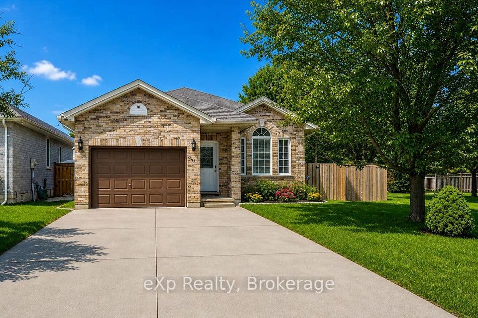 547 Forest Creek Place, London East, ON N5Y 5T7 – main photo